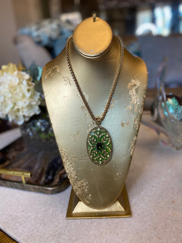 Vintage Lucite emerald green Pentdent gold necklace