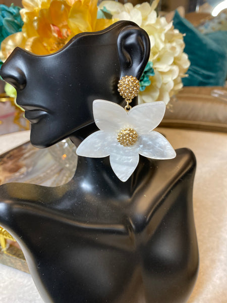 pearl floral gold center earrings