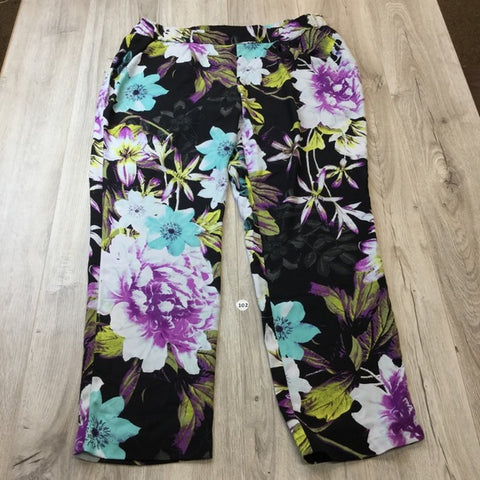 Floral Black Capri Pants Size PL