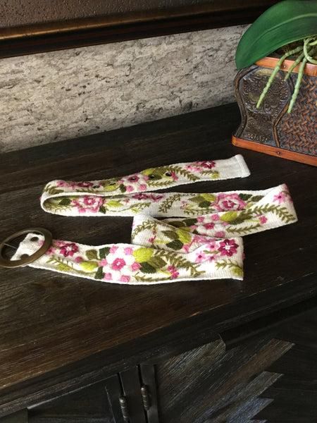Cream floral embroidered belt