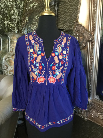 Solitaire blue mult embroidered floral print top