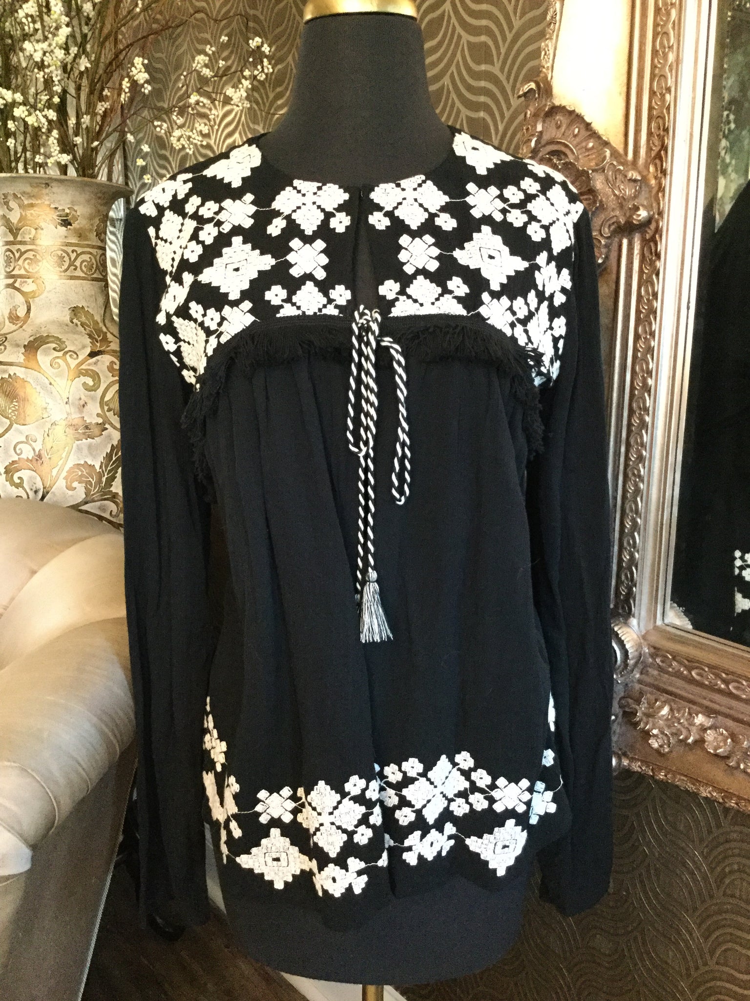 Massimo black white embroidered duster