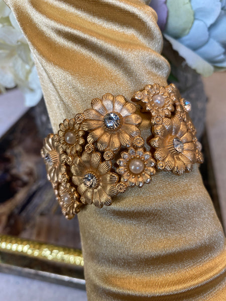 Gold metal floral jewel stretch bracelet