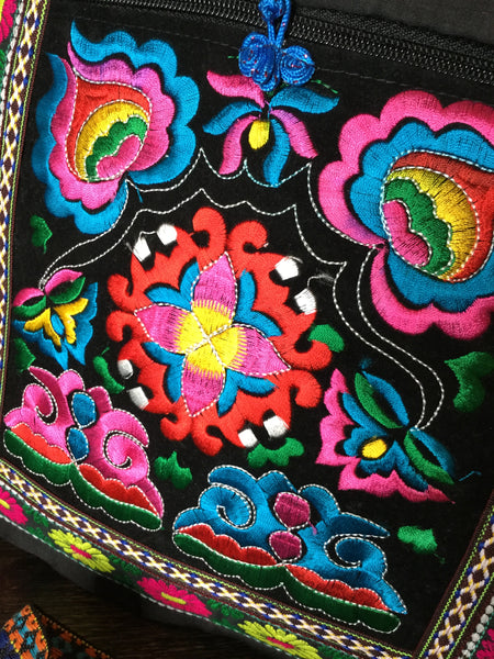 Embroidery colorful handbag