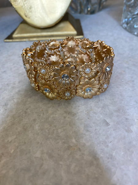 Gold metal floral jewel stretch bracelet