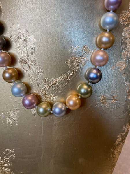 Vintage 2009 Kenneth Jay Lane multi pastel pearl necklace