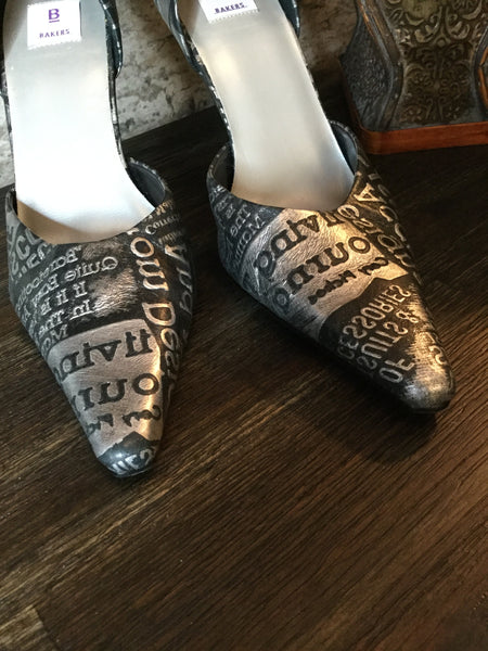 Vintage embossed black silver leather print heels Sz 8
