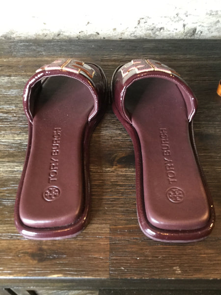 Wine patent leather slide in flat Sz 7 1/2
