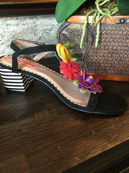 Leather floral sling back heels Sz 9 1/2