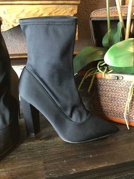Black strecth ankle boots