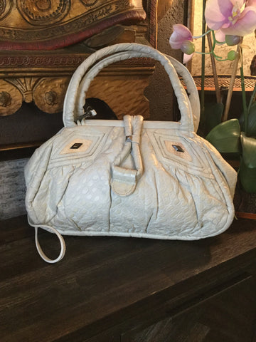 Vintage Beautiful cream V leather embossed croc print handbag