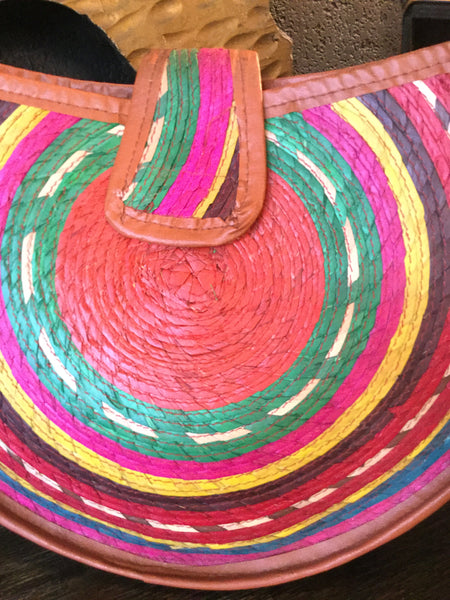 Vintage Mexican straw circular handbag