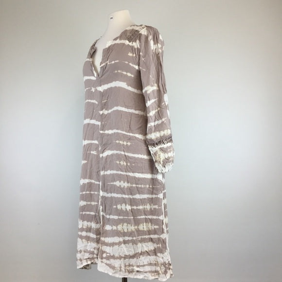 Multi Brown/White V Neck Dress Size S (NWOT)