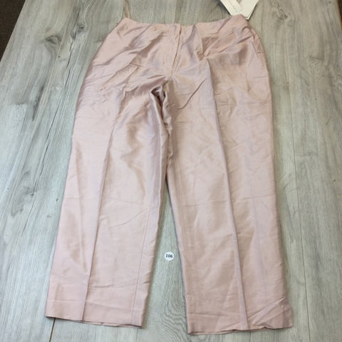 Soft Pink Capri Pants Size 10 (NWT)