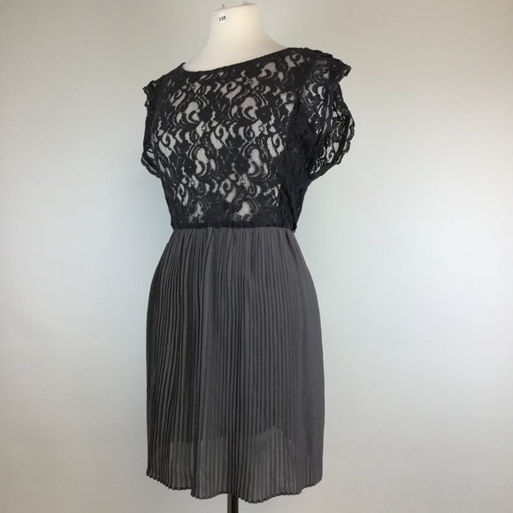 Gray/Black Lace Short Sleeve Dress Size L