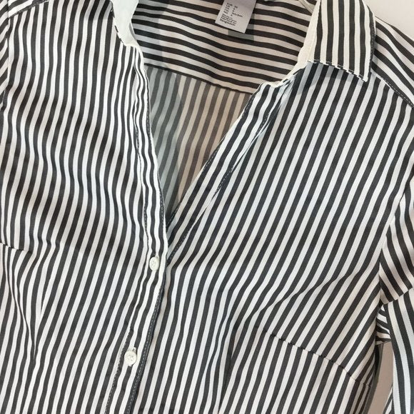 Striped button down long sleeves top Size 6