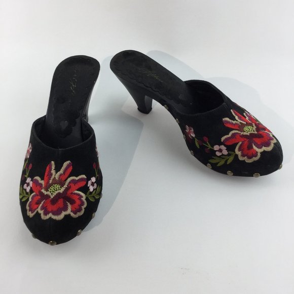 Suede floralprint embroidered mule