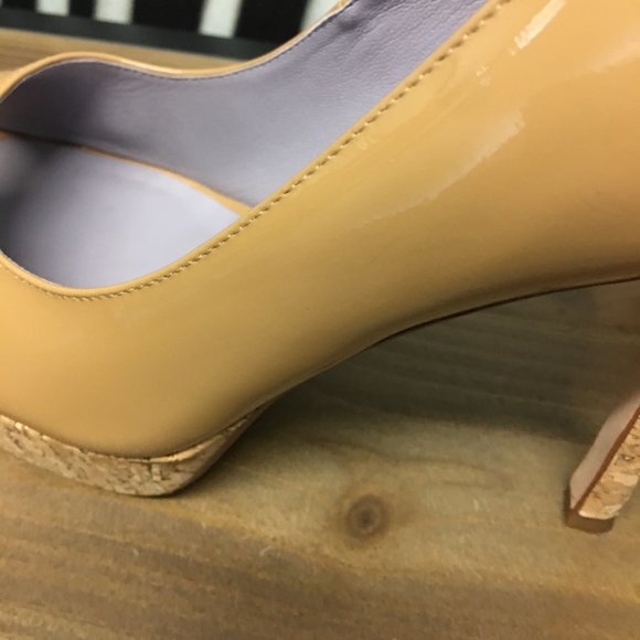 Patent leather crok peep toe heels