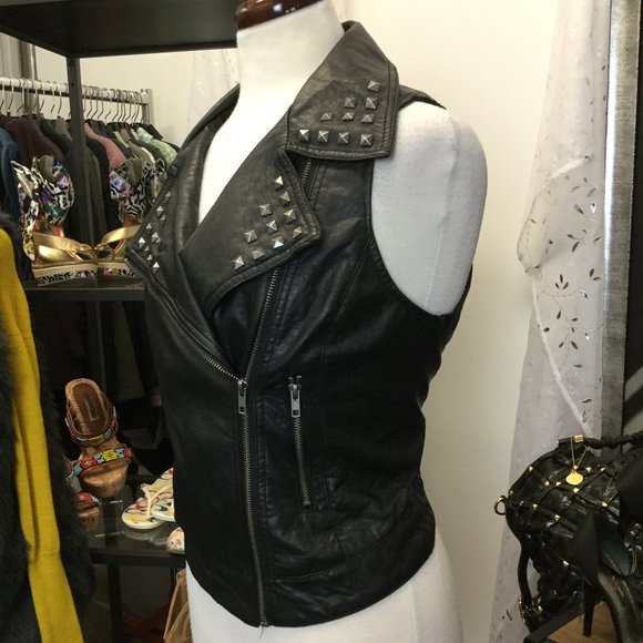 Vegan Leather zipper sleeveless vest