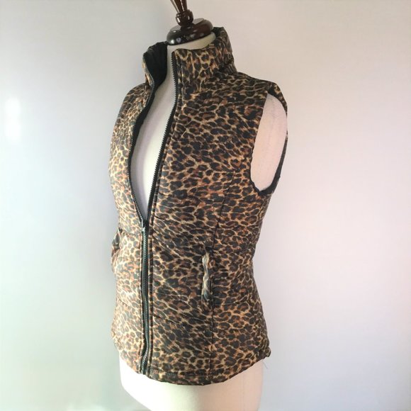 NWT animal print quilted zipper pocket vest